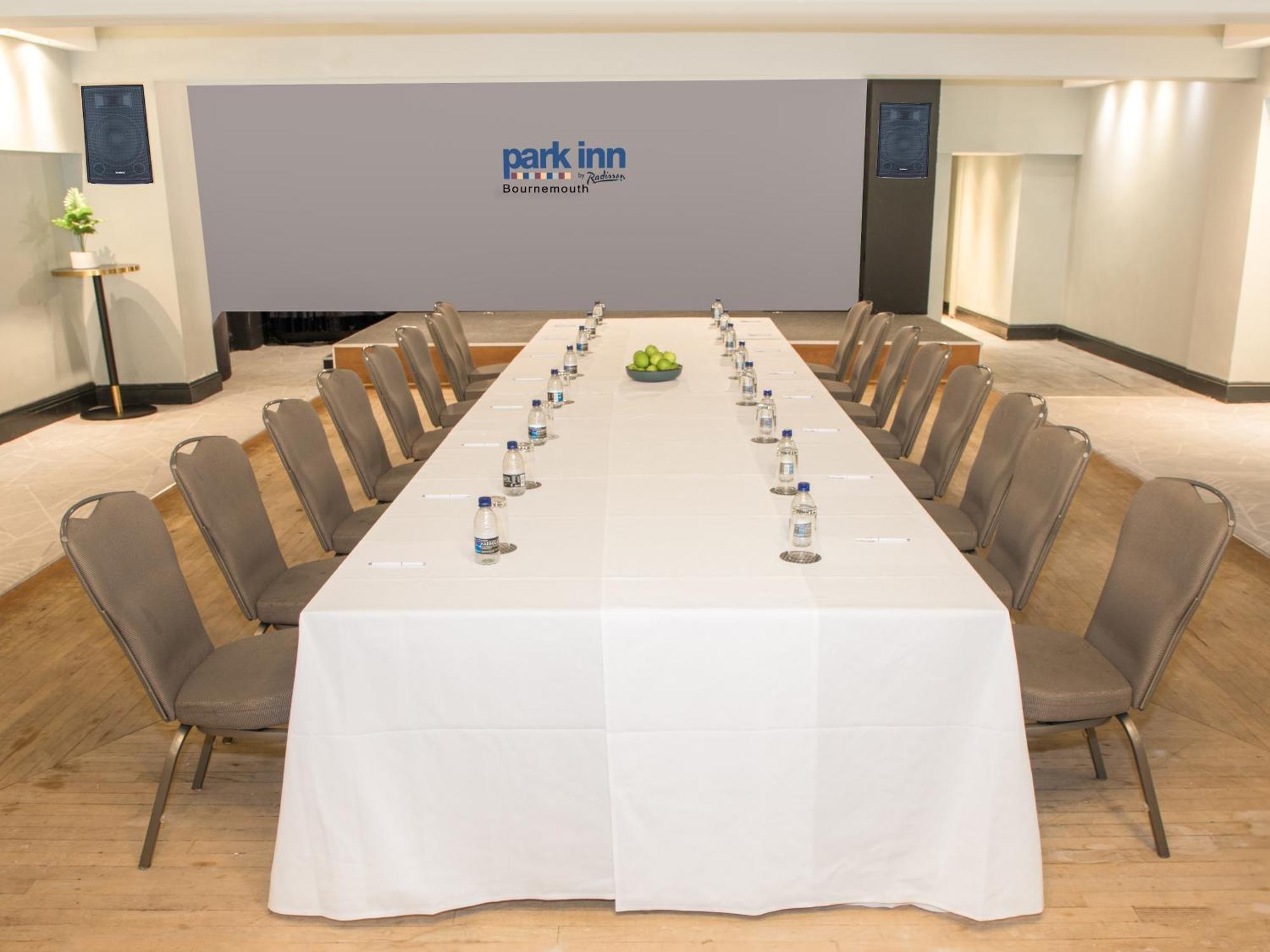 Park Inn By Radisson Bournemouth Exteriör bild
